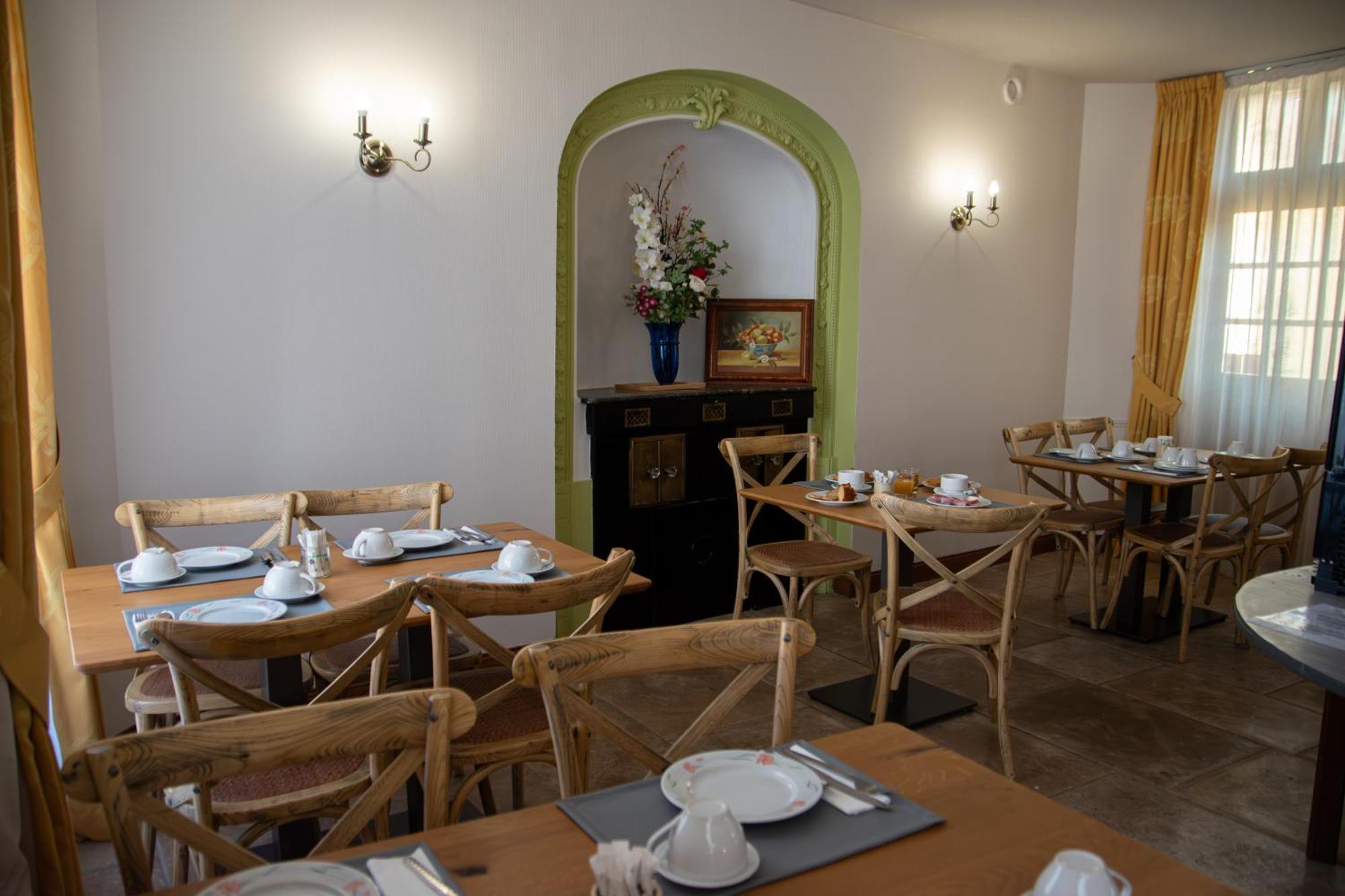 Logis Le Saint Nicolas Bar-sur-Aube Exteriör bild