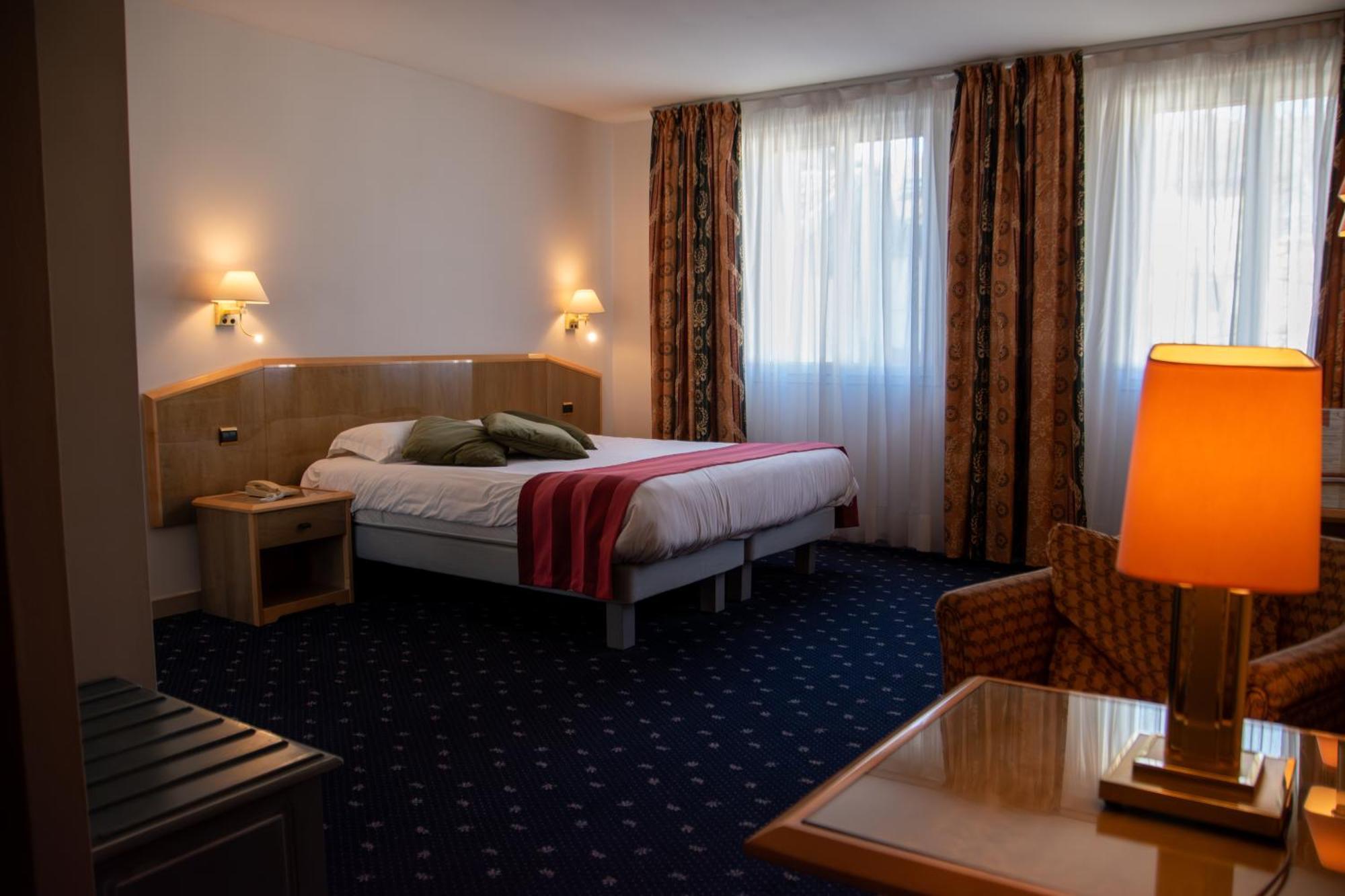 Logis Le Saint Nicolas Bar-sur-Aube Exteriör bild