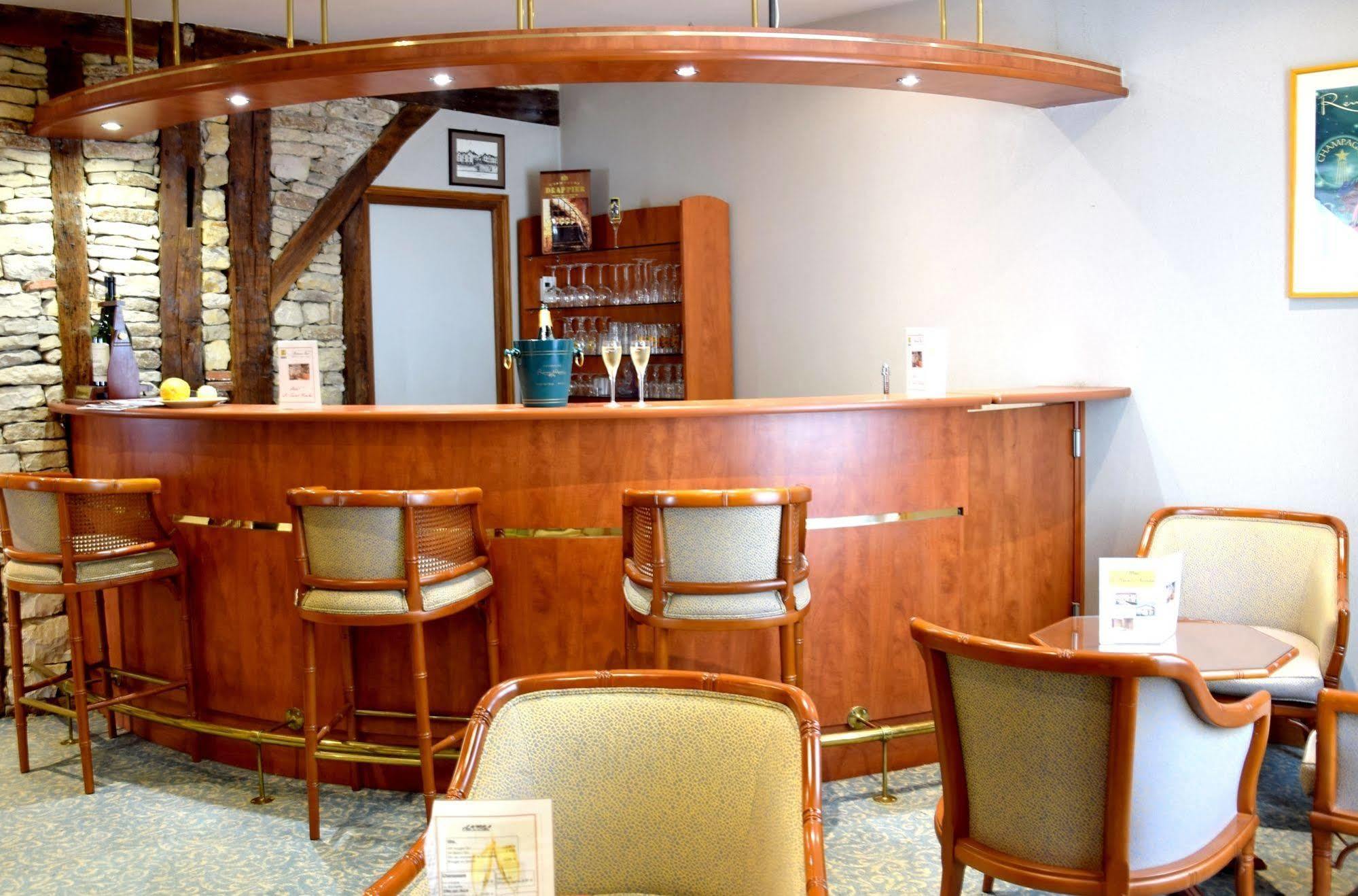 Logis Le Saint Nicolas Bar-sur-Aube Exteriör bild